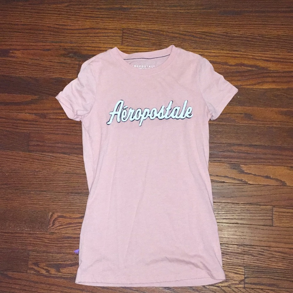 Light pink Aéropostale tee